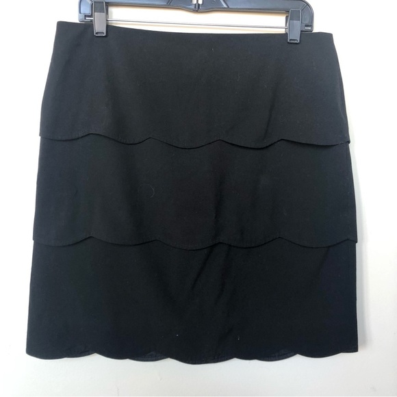 Adrienne Vittadini Dresses & Skirts - Adrienne Vittadini Black Scalloped Tiered Mini Skirt Size 10